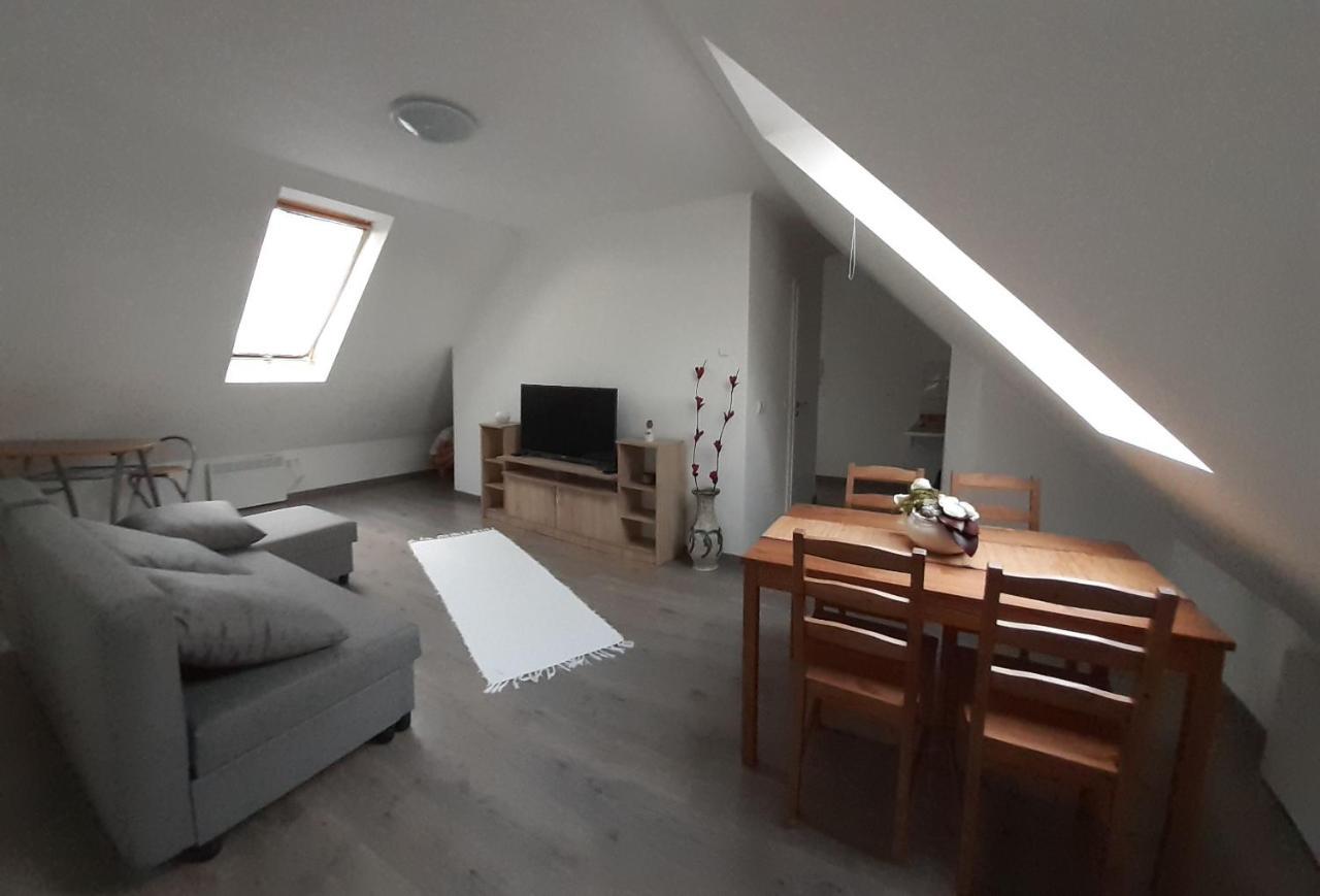 Peak Apartman Эгер Экстерьер фото